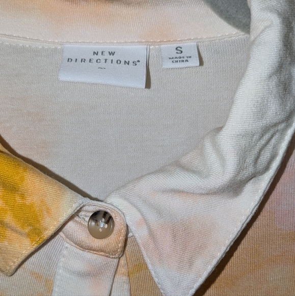 ❤️SALE❤️New Directions Tie Dye Shirt - Picture 7 of 7